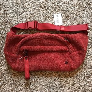 Lululemon on the beat belt bag Sherpa
